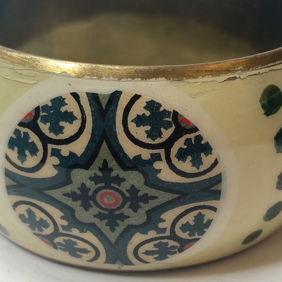 Enamel Metal Bangle Bracelet Cream Green - Picture 8 of 15